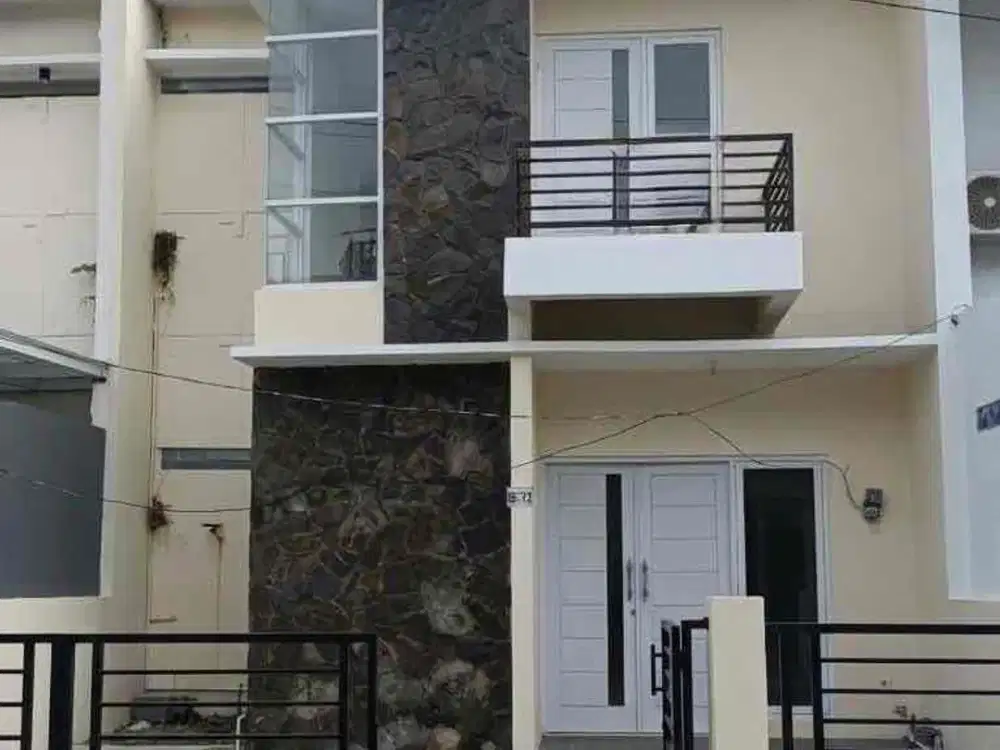 Disewakan Rumah 2 lantai 3 KT Greenlake Wonorejo Dekat kampus STIKOM Surabaya Timur