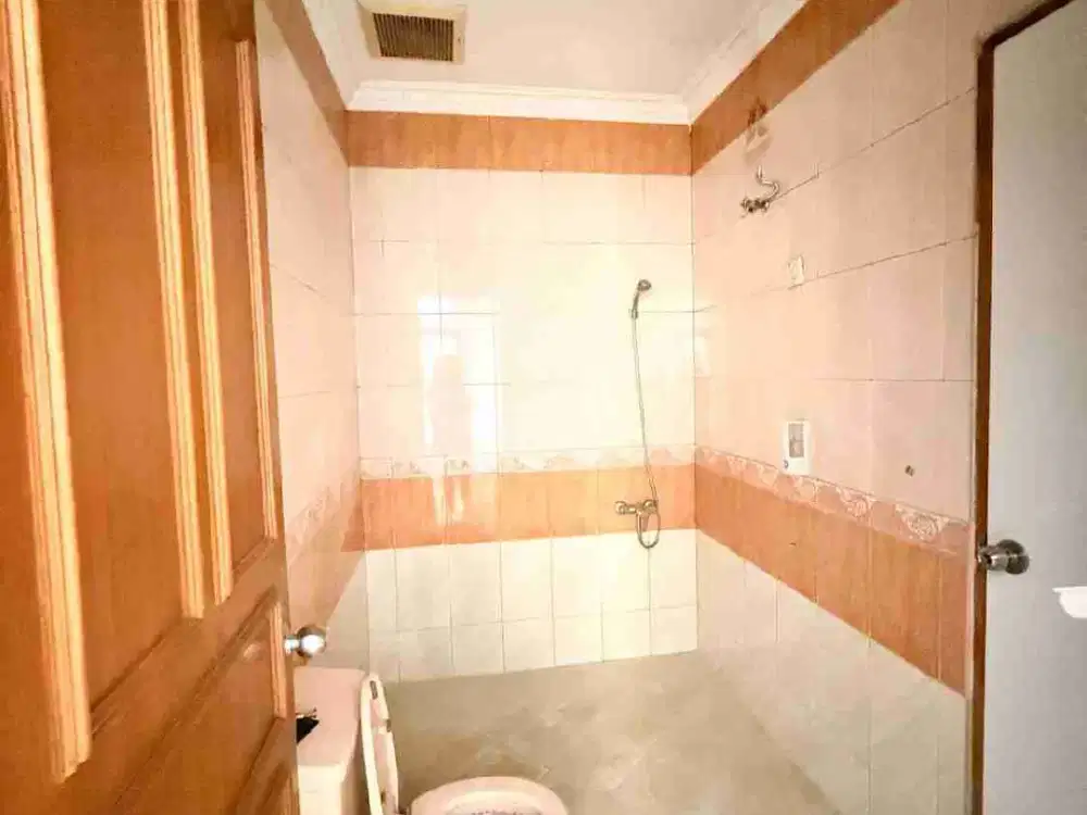 Dijual Cepat, rumah mewah 2 lantai, murah di pulomas, siap huni, semi furnished