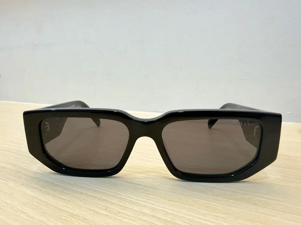 Prada sunglasses Ori 1000%