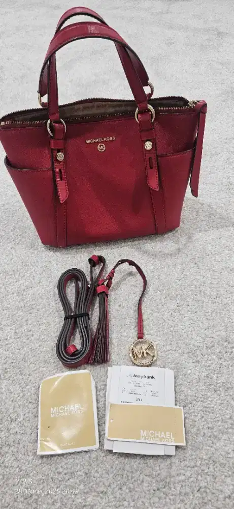 Tas Merah MK asli dengan Buku MK & Struk Pembelian