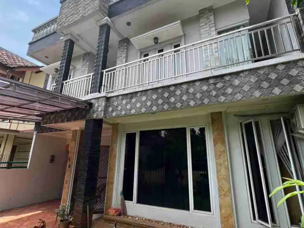 Rumah Renovation Kamar Banyak Rapih Nyaman Giri Loka BSD city