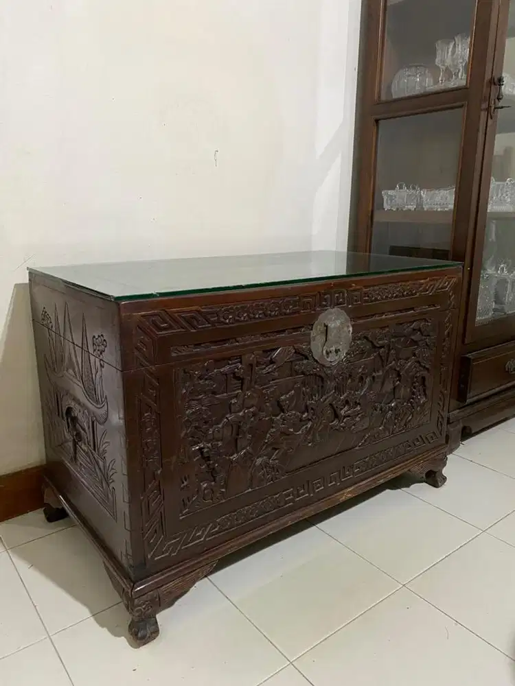 Peti Kayu Kamper Antik Ukiran Cina / Chinese Chest