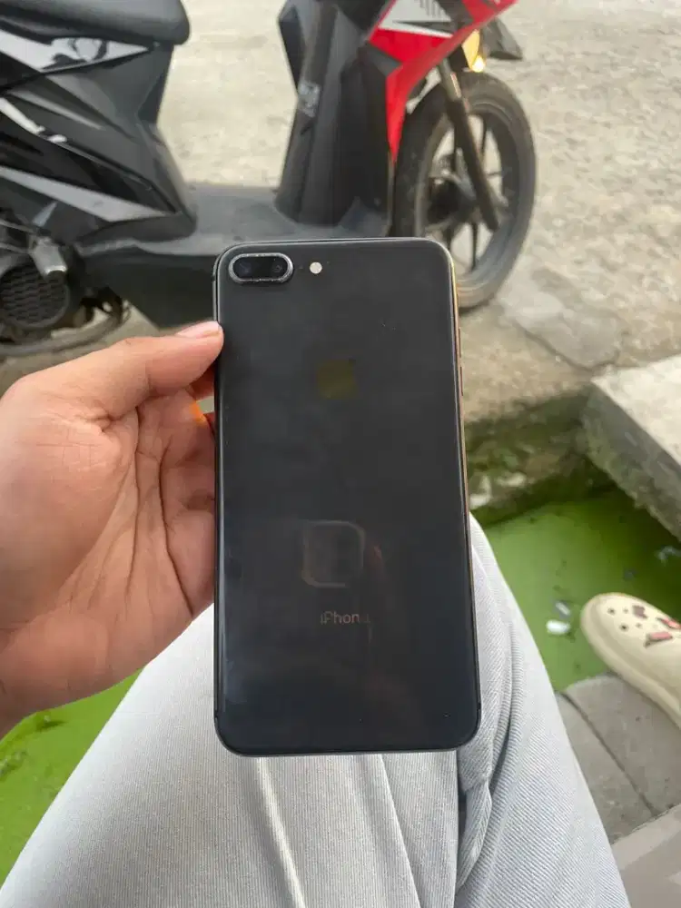 iPhone 8 plus 64gb