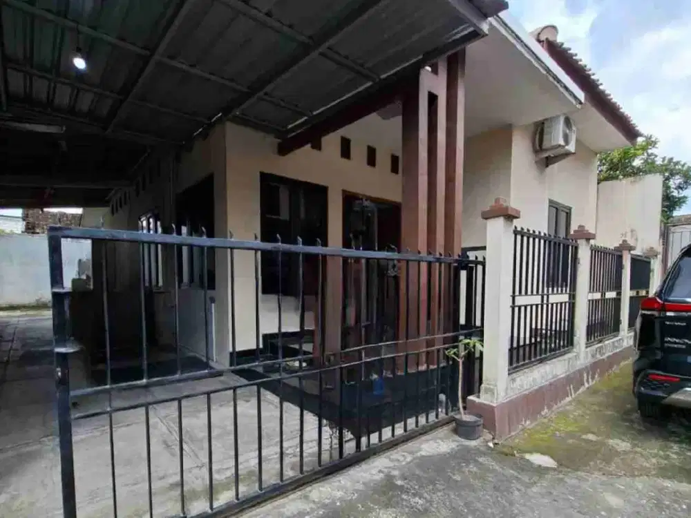 Rumah Bagus Tanah Luas Di Demangan Baru Dekat AMPLAZ, Kampus UGM, UNY, SADHAR, UIN