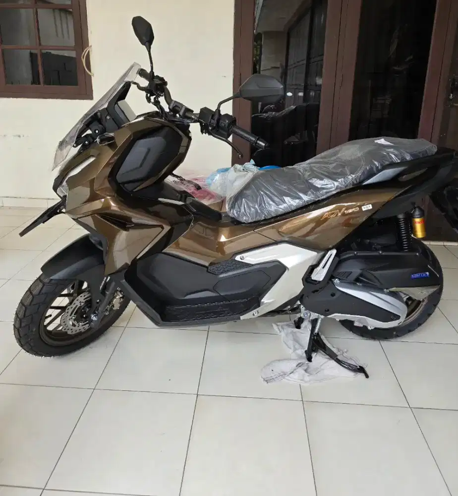 Motor Honda Adv 160 Roadsync Brown