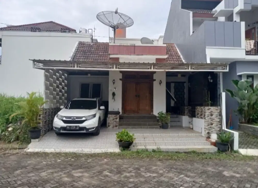 DIJUAL RUMAH DI PERUM TAMAN SETIABUDI BANYUMANIK SEMARANG