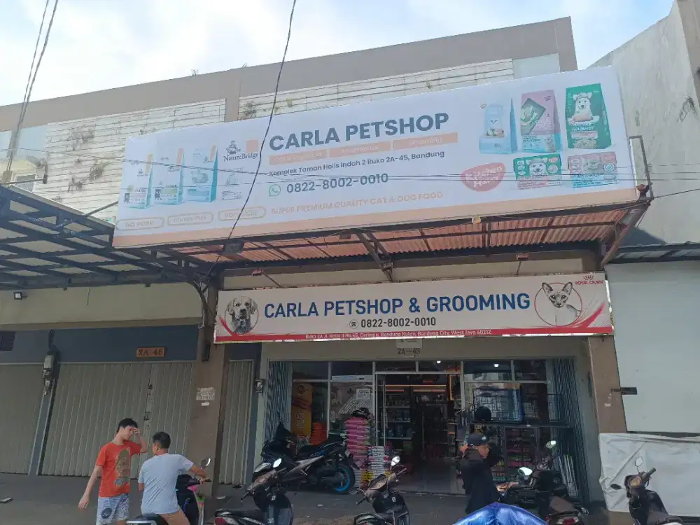 Karyawan toko Dan Groomer