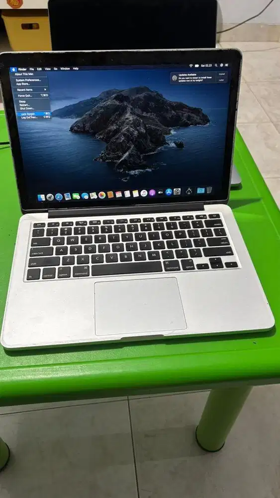 Macbook pro M1 8gb ssd 256gb 13 like new