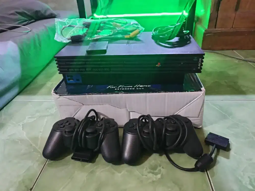JUAL PS4  SLIM ORI + PS 2