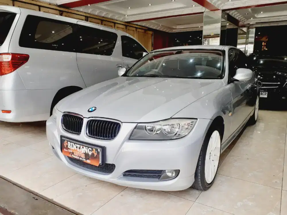 BMW 320i E90 AT 2010 KM RENDAH SILVER / MODEL THN 2011 (BINTANG MOTOR)