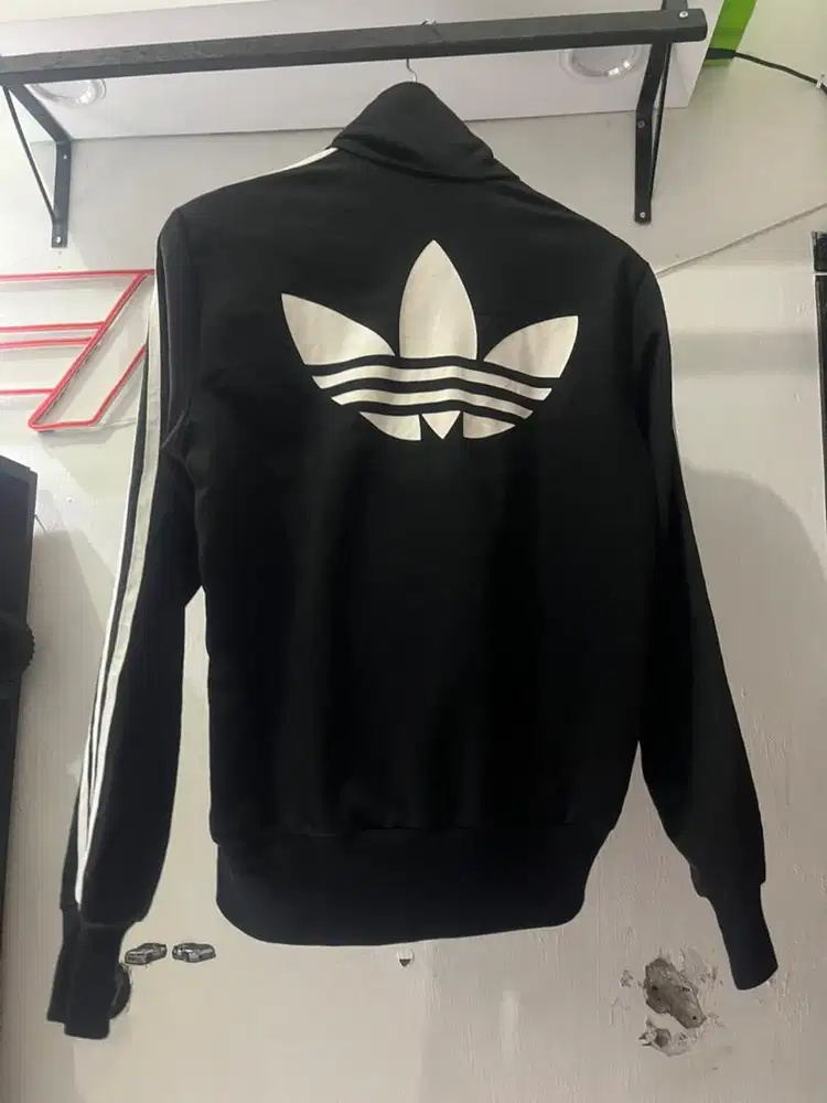 Trectop adidas bunga