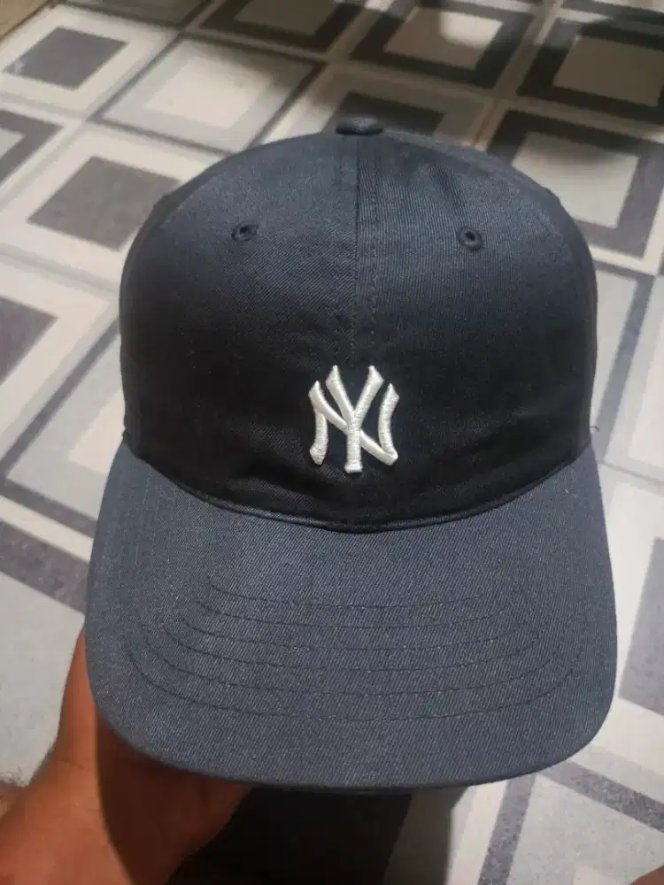 Topi MLB New York Yankees Original Dark Grey - Like New Second