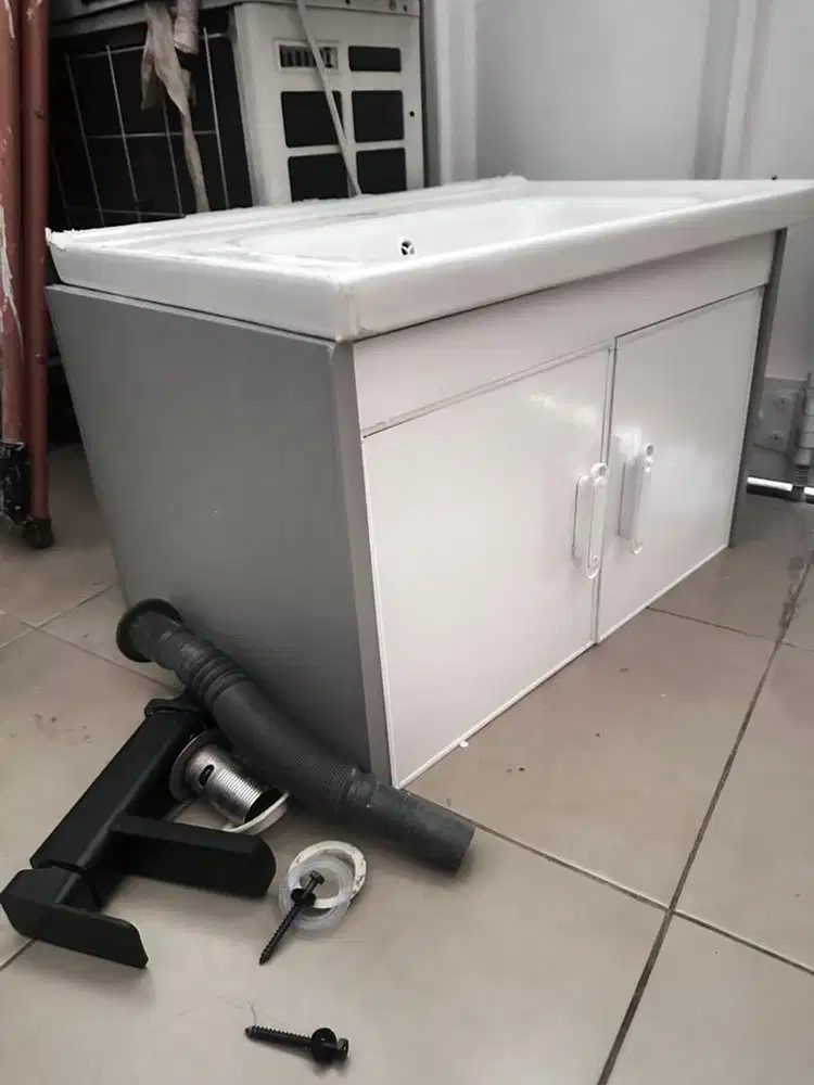 Wastafel 70cm minimalis masih baru