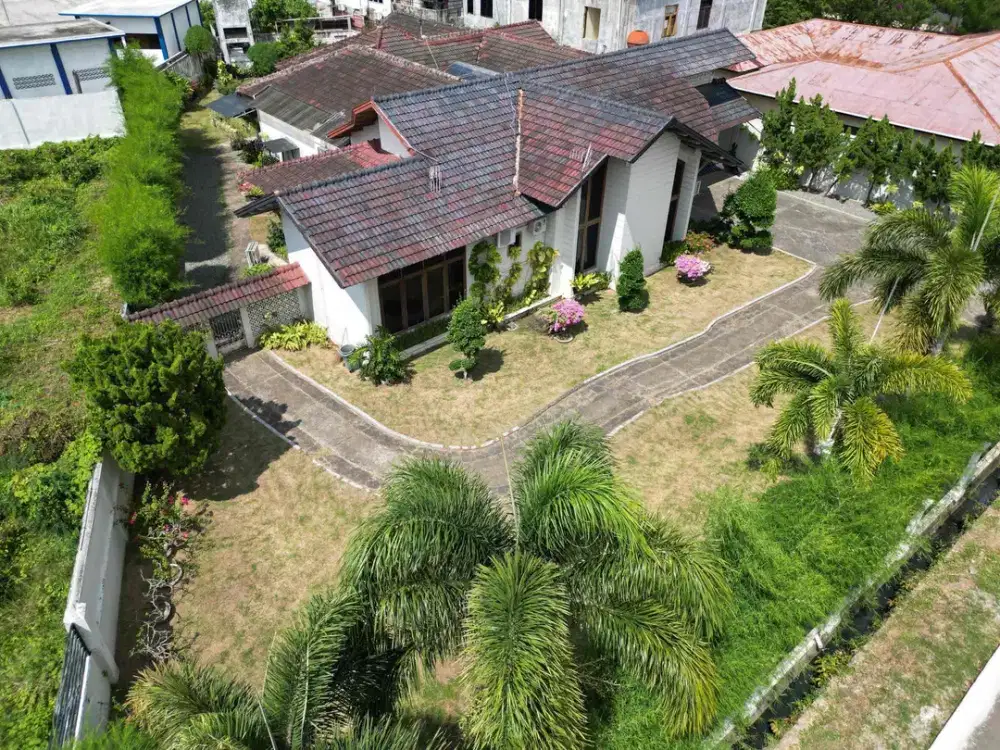 Rumah Mewah Area Lampriet Banda Aceh | 7 Kamar Tidur & 5 Kamar Mandi | Halaman Luas + Pemandangan Indah