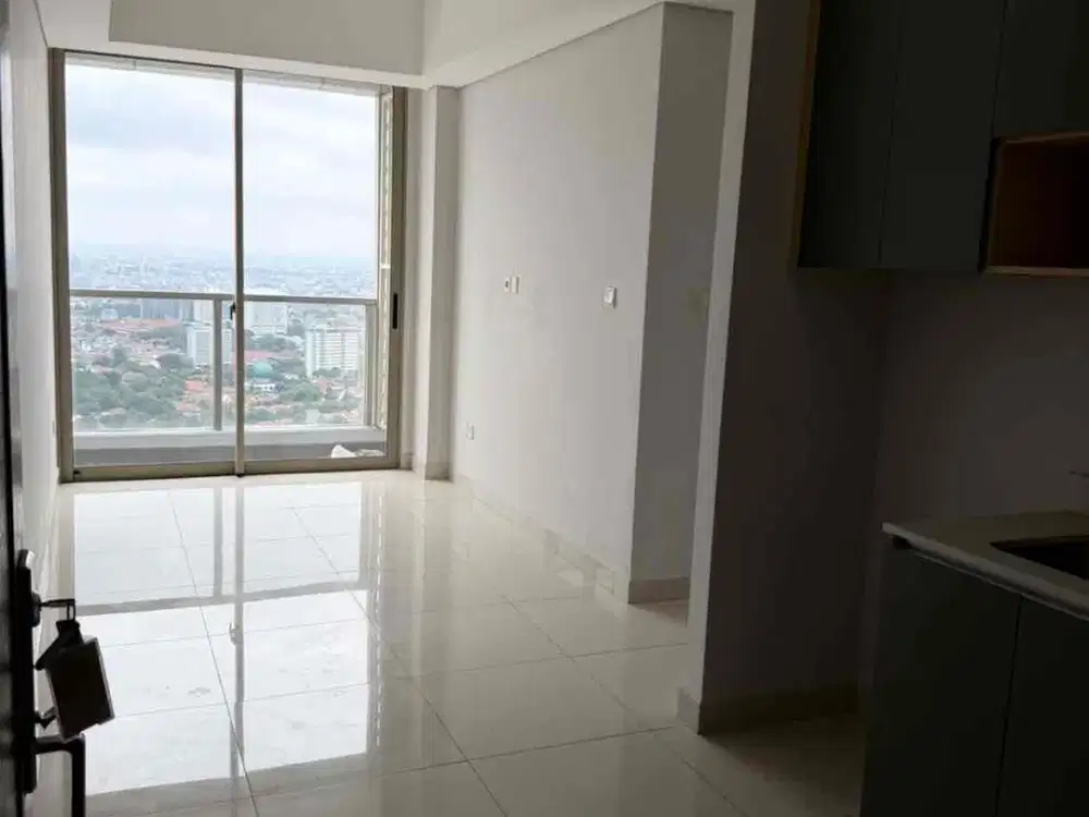 Disewa Cepat Taman Anggrek Residence 3BR Semi Furnish Jarang Ada