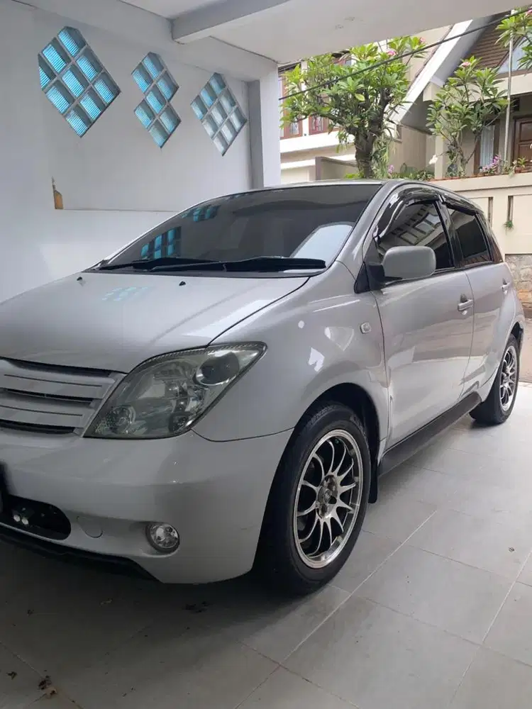 Toyota ist 2006 Bensin