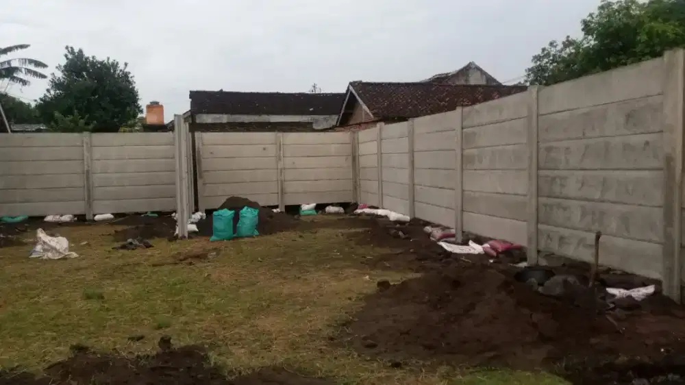 Pagar Beton Pembatas gedung