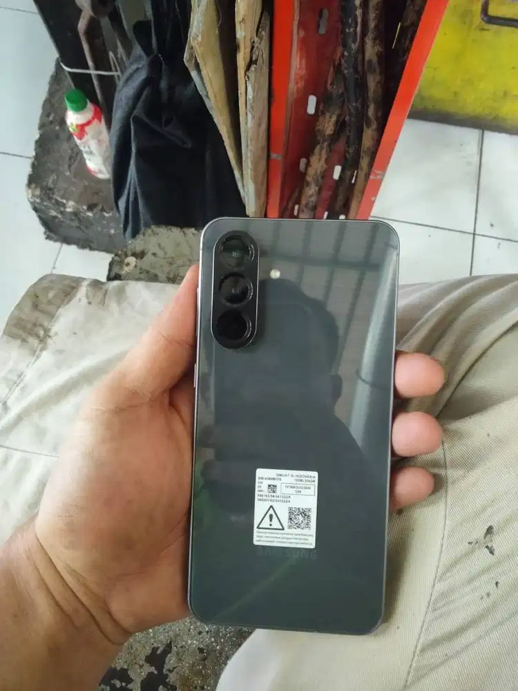 Samsung A56 5G RAM 12 /256+ charger dan kotak handphone