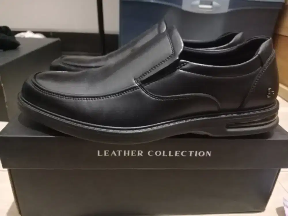 Sepatu kerja merk jimjoker