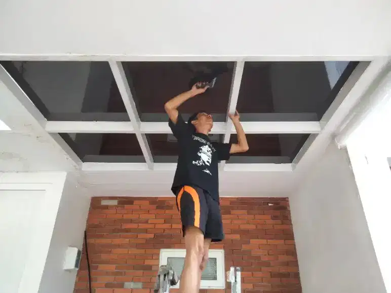 sticker kacafilm kanopi stiker satu arah perumahan kaca film kantor