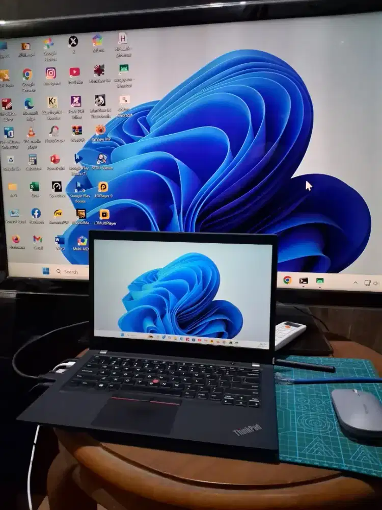 Dijual Monitor Samsung 4K Viewvinity 32 inci LD32D804UAEXXD.