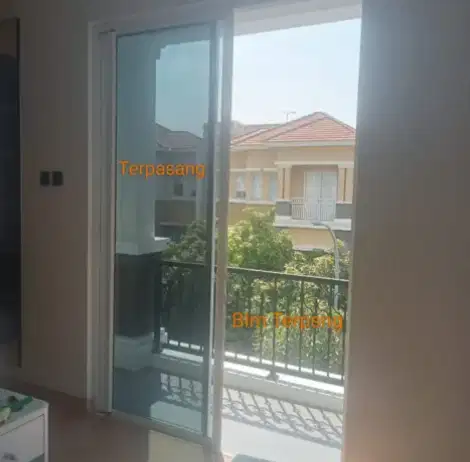 Spesialis stiker rumah kacafilm kantor kaca film pemasangan rapi murah