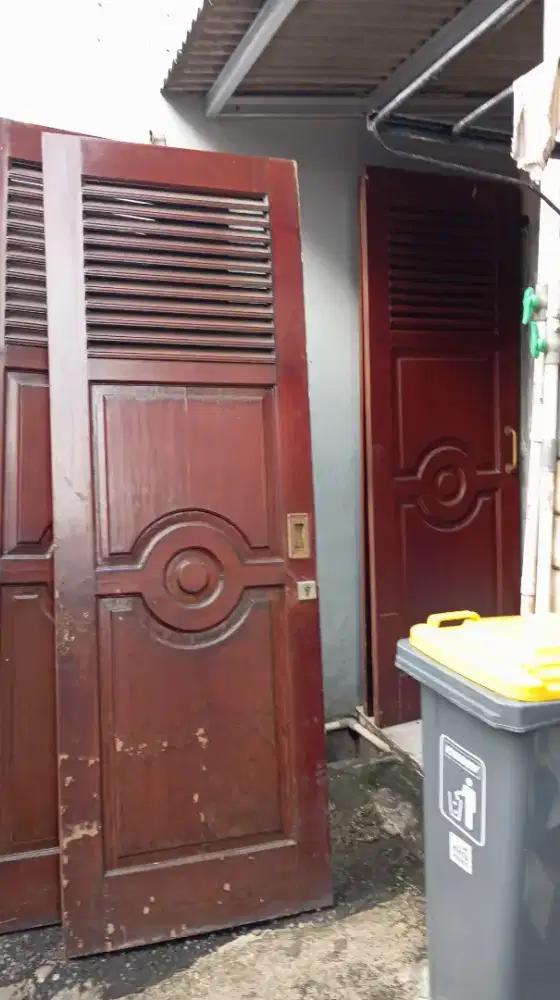 PINTU BEKAS GARASI SECOND