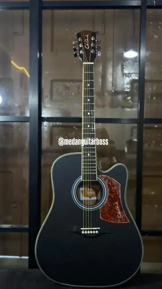 Gitar Akustik Cole Clark Premium Custom