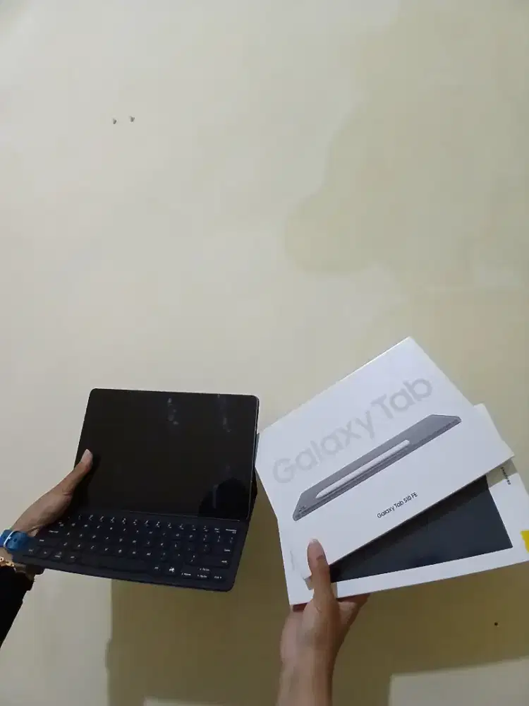 Samsung Tab S10 FE Wifi Spen + keyboard ori ready
