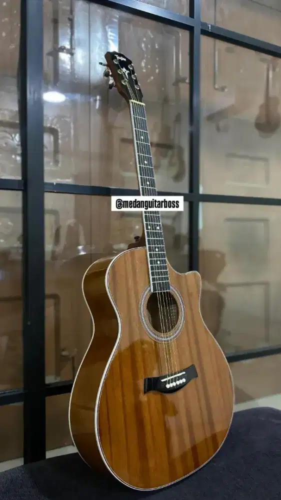 Gitar Premium Custom Taylor Baru