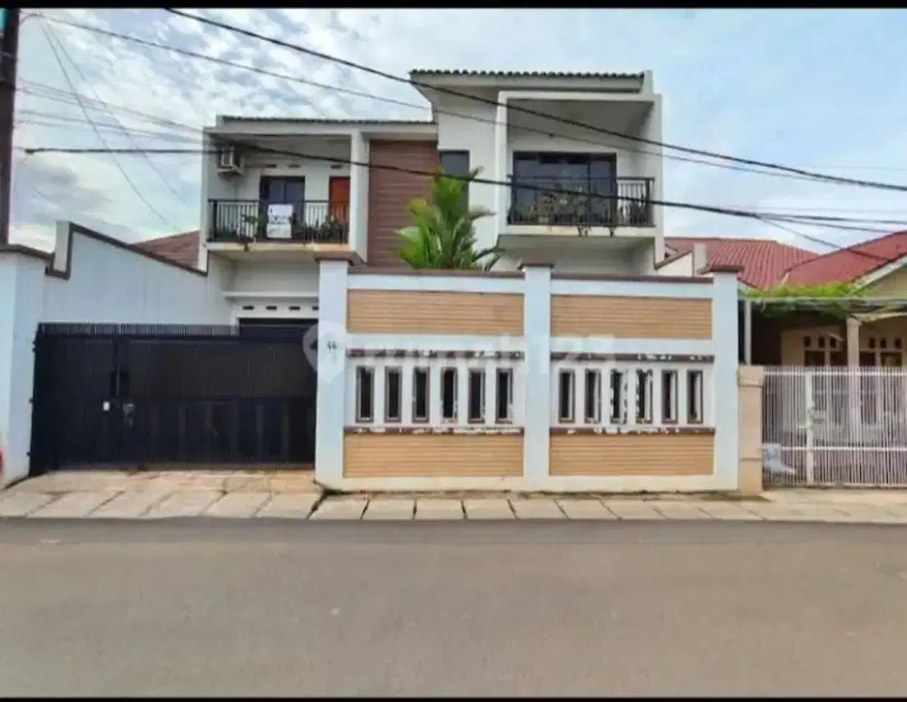 Rumah second dijual Mewah tingkat 2.9M(250m²)Cilangkap Cipayung Jaktim