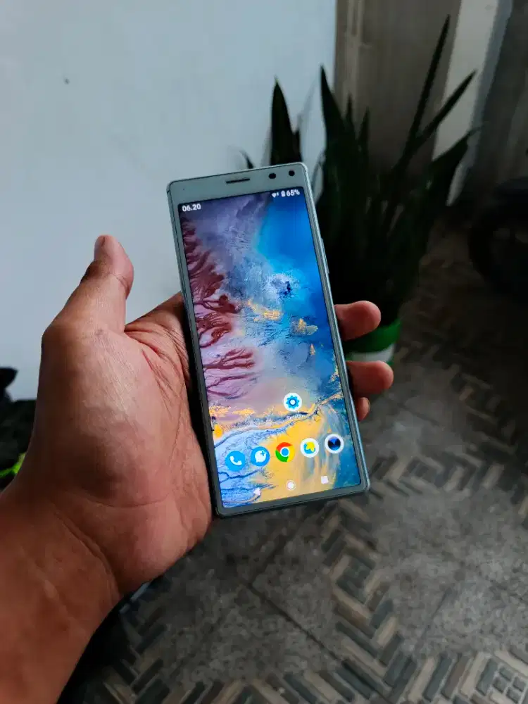 Sony Xperia 8 4/64gb