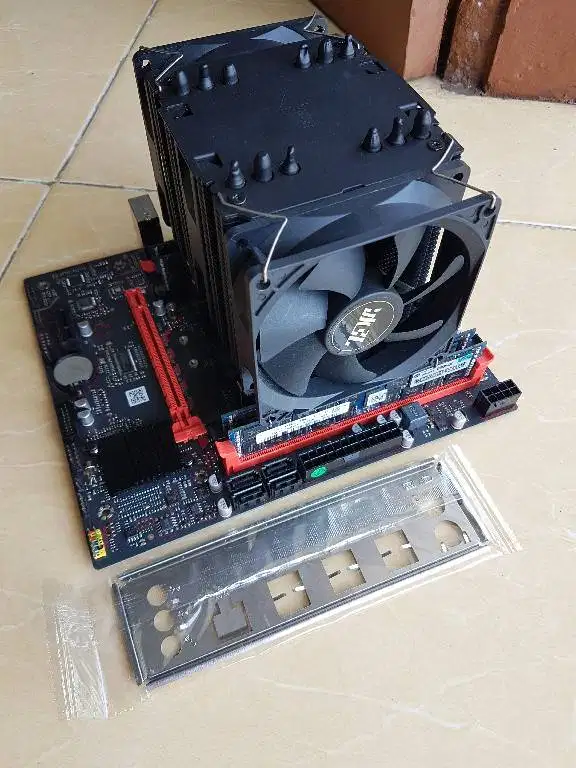 Sepaket Intel Xeon E5 2686 v4 Motherboard X99 Ram 64gb DDR3 Cooler