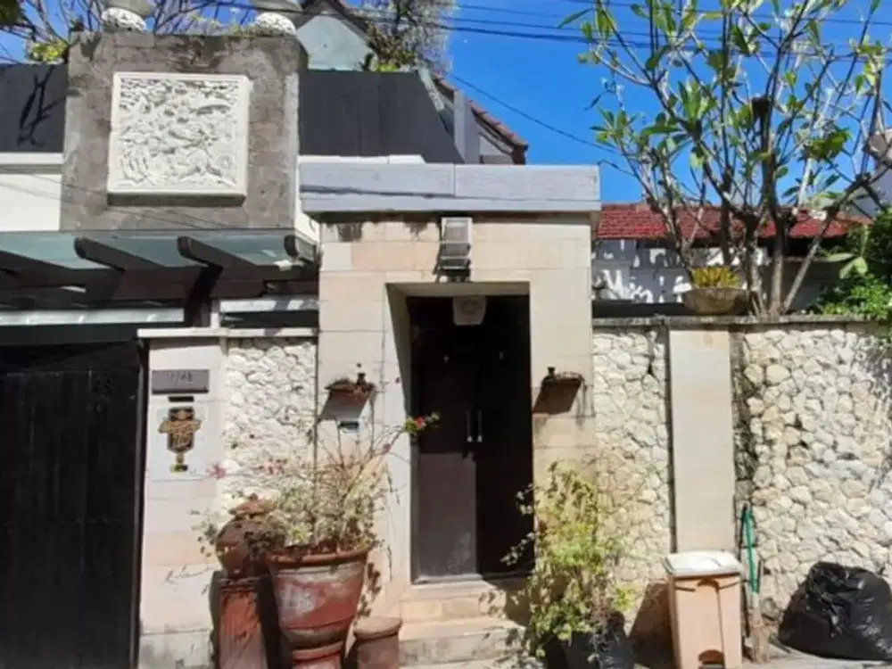 RUMAH STYLE MODERN 2 LANTAI DI KERTA USADA SESETAN DENPASAR, BALI