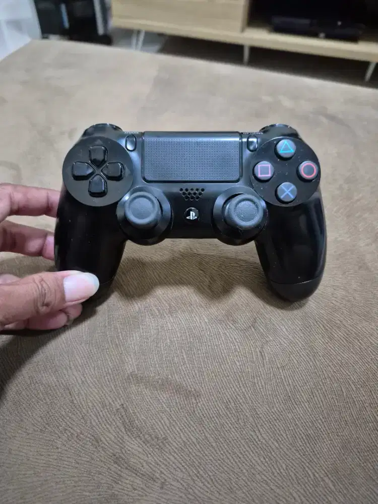 Stik ps4 ORI mesin, mulus terawat dan normal