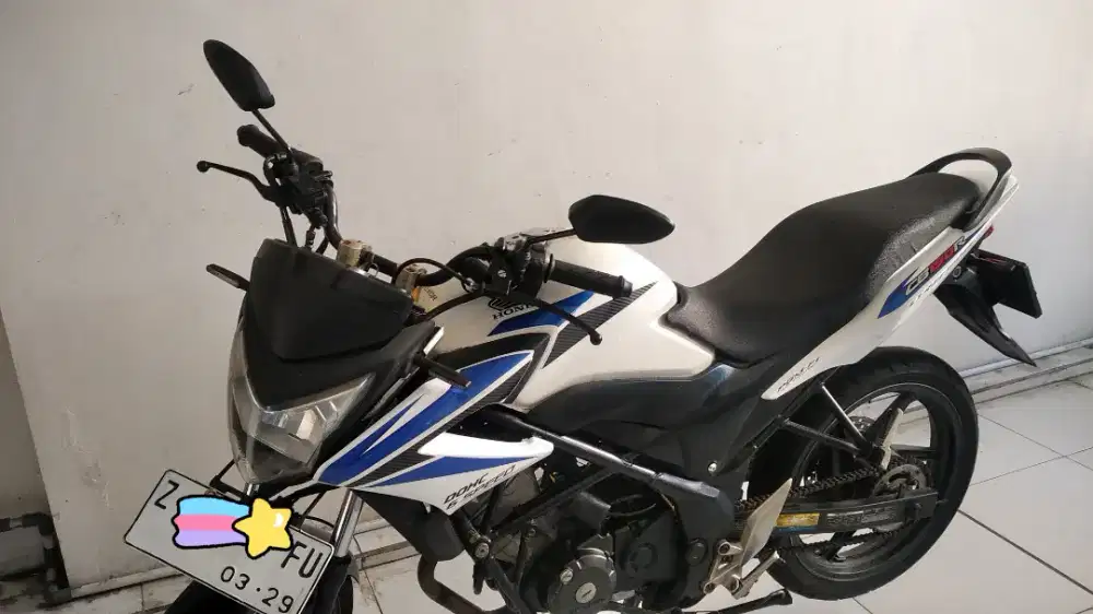Honda CBR150R 2014 terawat/untuk penyuka