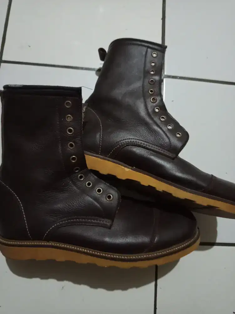 Sepatu pria kulit asli uk  42