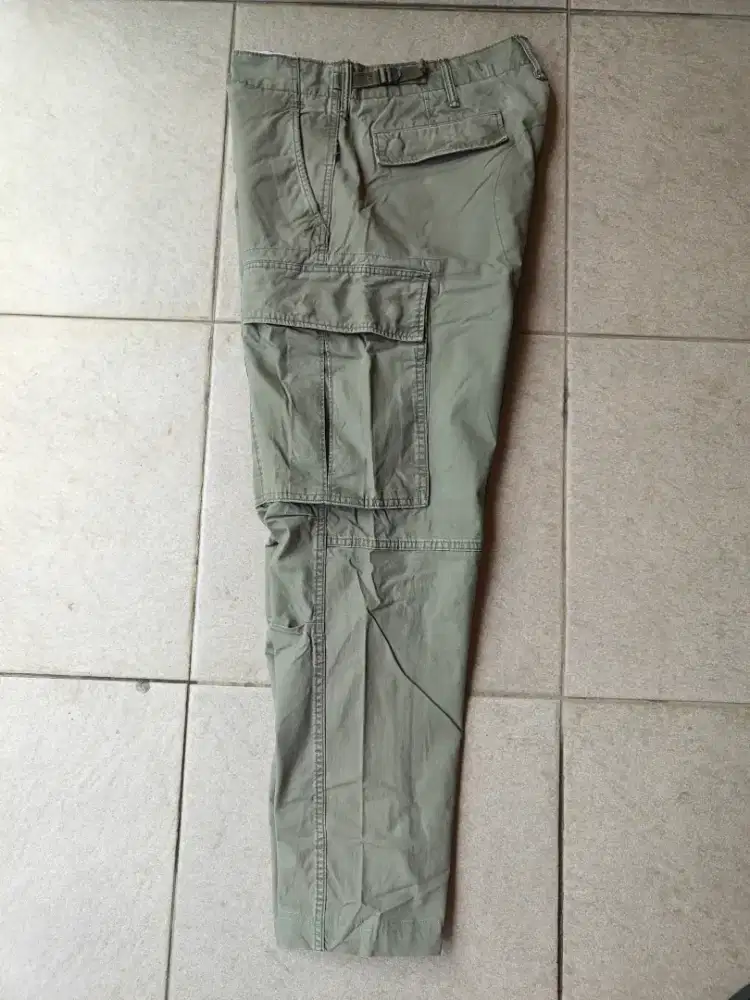 celana cargo hijau army