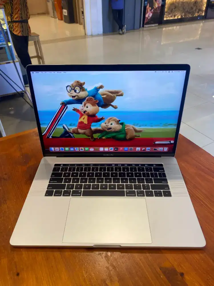 Macbook Pro Retina 15 inch ,2018