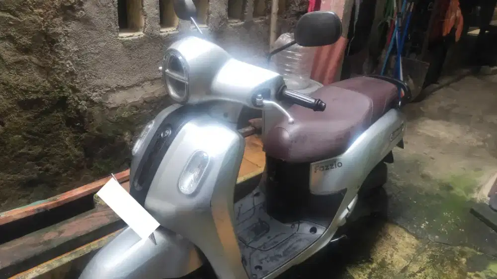 Dijual Yamaha fazzio lux hybrid keyless connected tahun 2022
