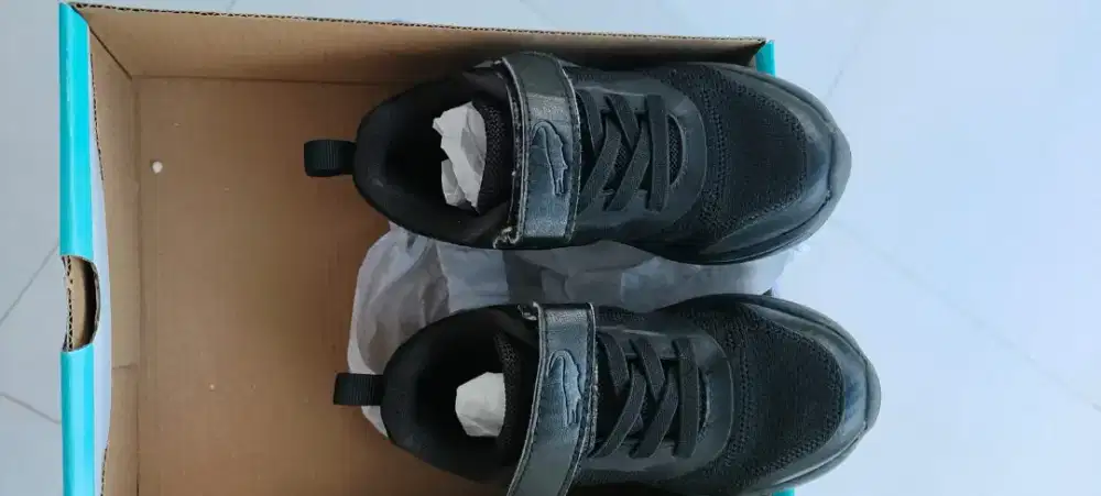 Dijual sepatu crocodile hitam ukuran 28 masih layak pakai