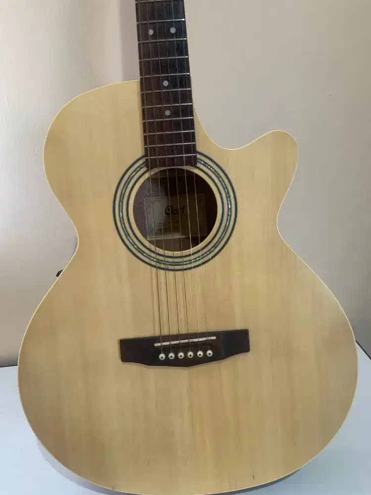 Gitar Cort Akustik Murah seperti baru