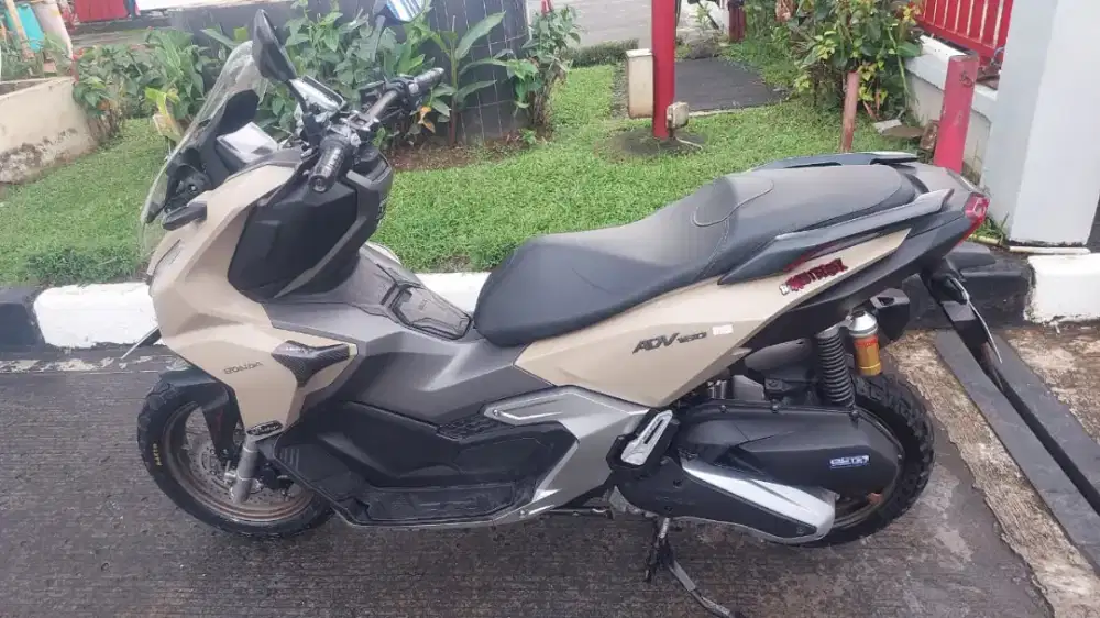 Adv abs 2024 like new