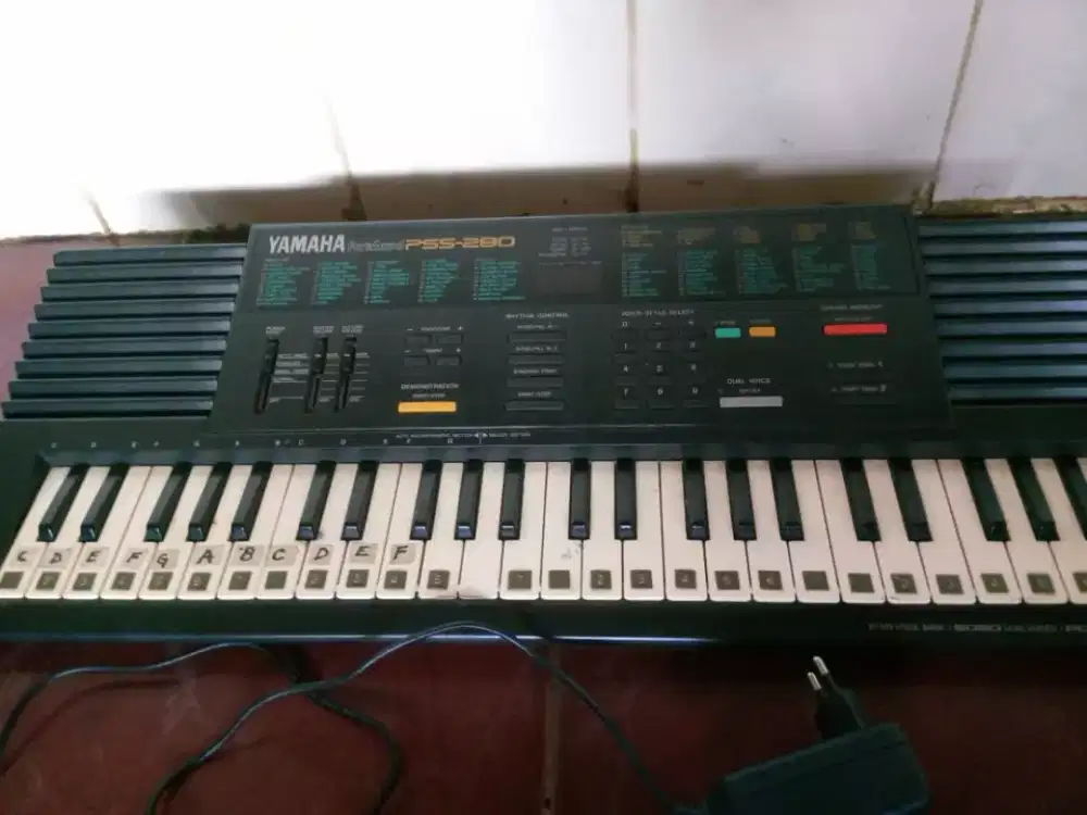 YAMAHA portasound keyboard piano PSS 280 NORMAL