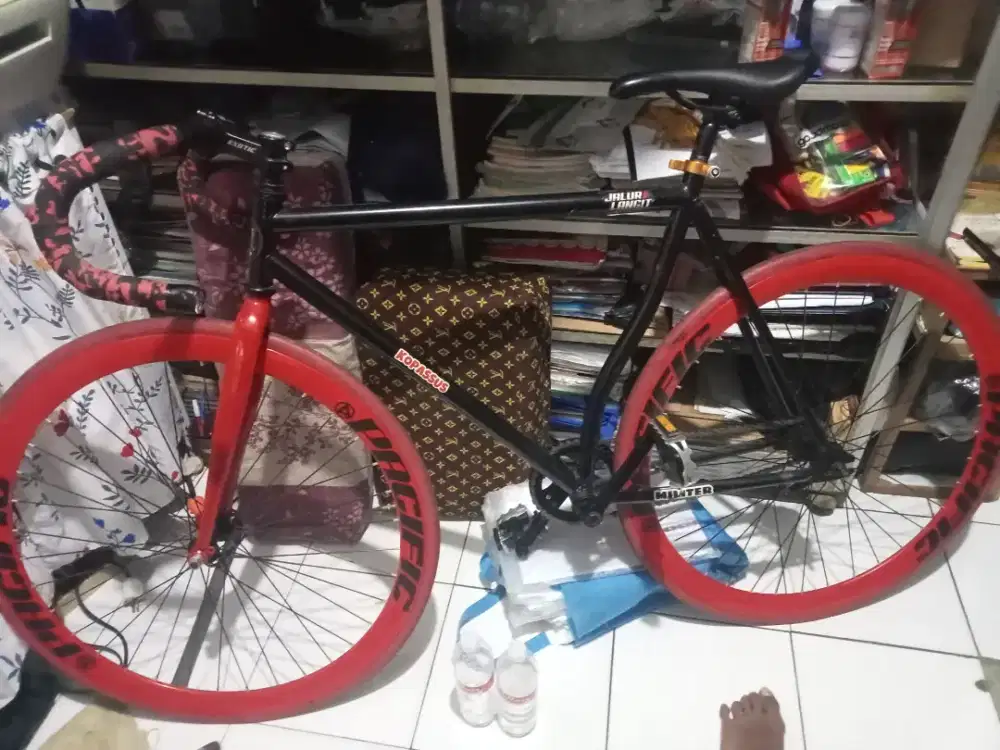 Sepeda fixie Rakitan