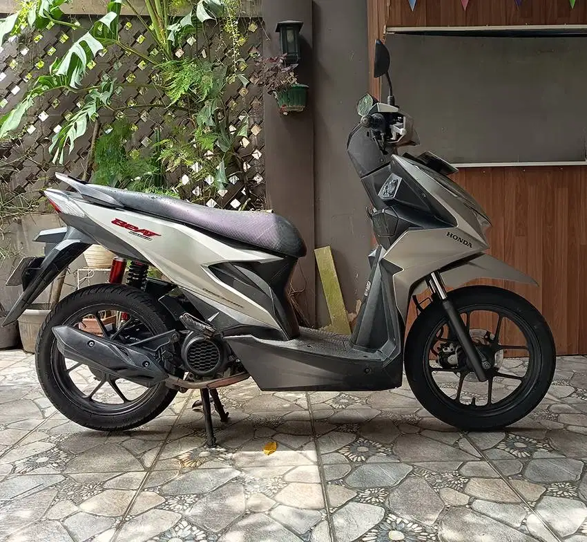 Honda Beat Deluxe 2022, silver type CBS ISS, ss lengkap, BU segera