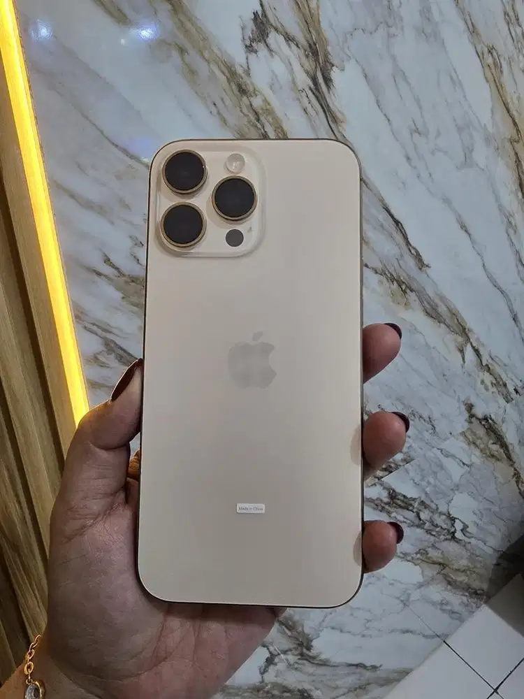 iPhone 16 Pro Max Resmi iBox BH 95 Mulus Penggunaan Pribadi