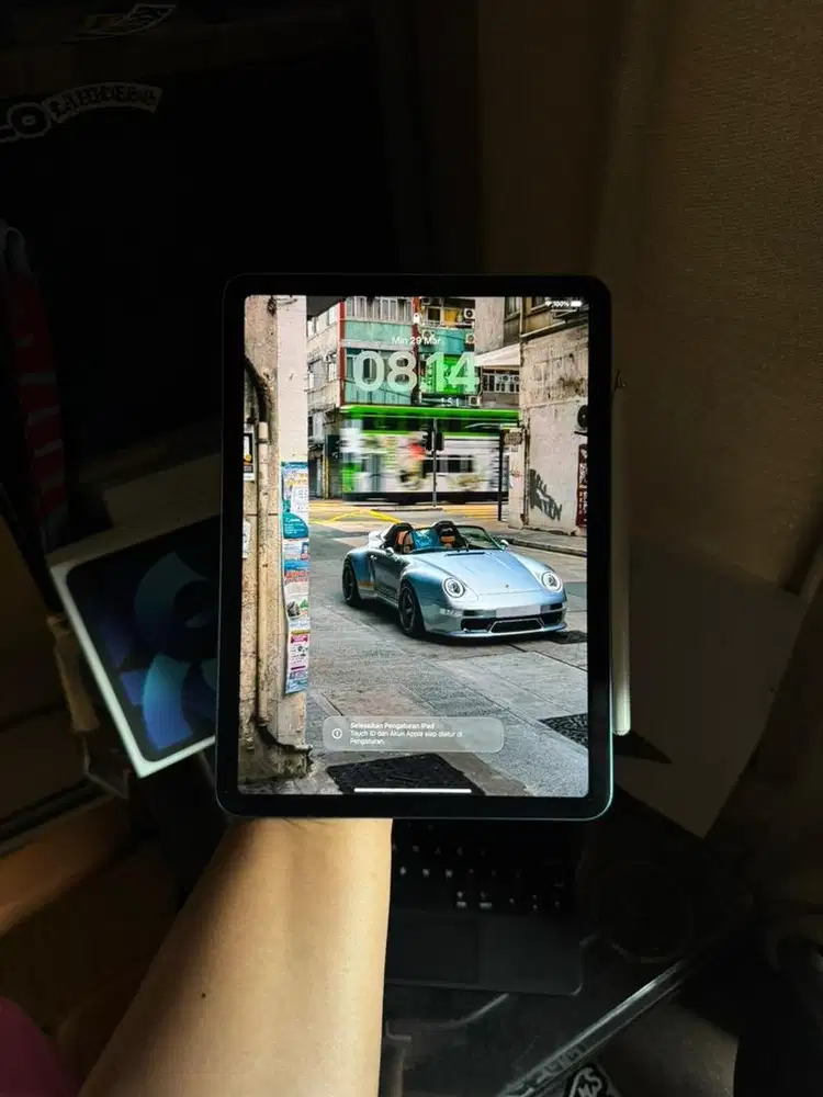 ipad air 5 M1 256gb wifi only + keyboard dan pen gojodooq