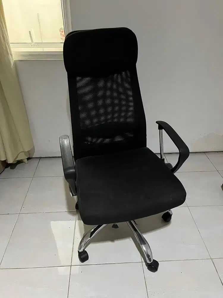 Informa kursi kantor