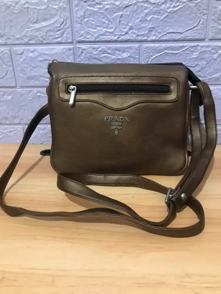 Di jual karna sudah tidak dipakai lagi biar gak di HISAB juga